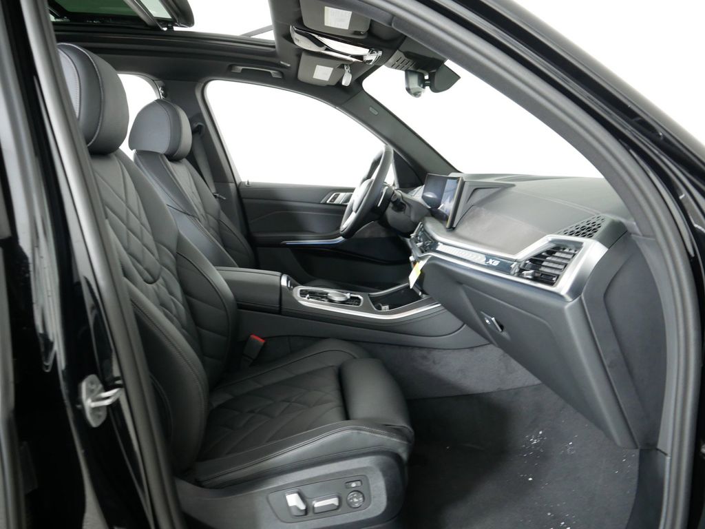 2025 BMW X5 xDrive50e 10