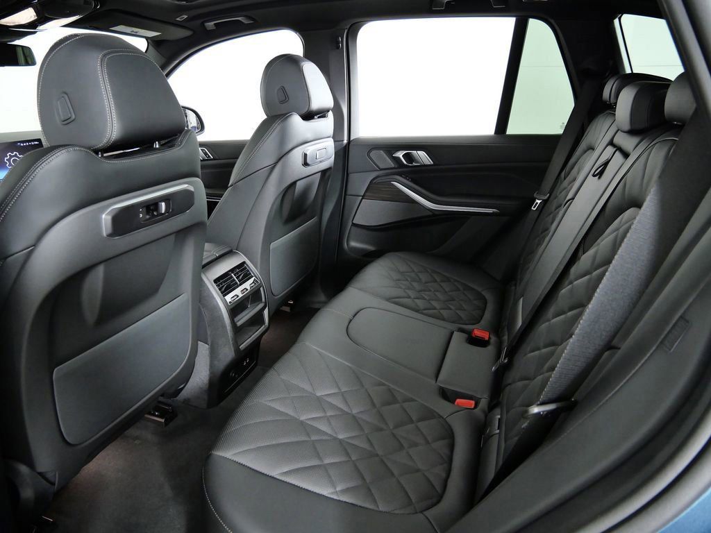 Thumbnail: 2026 BMW X5 - 34