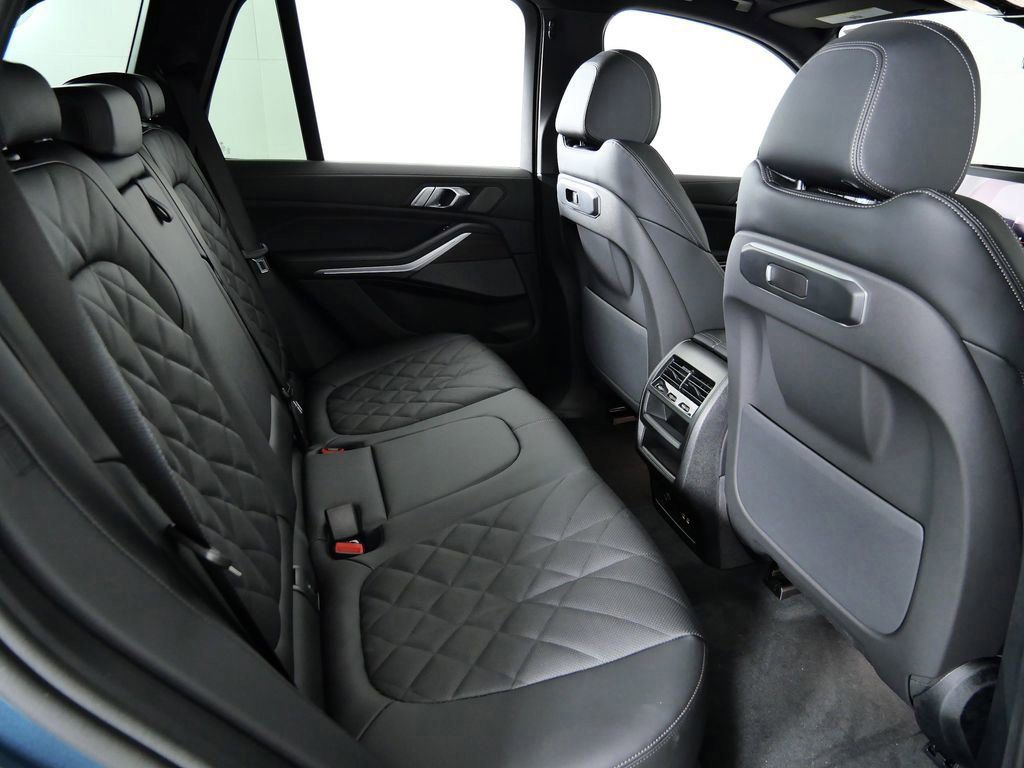 Thumbnail: 2026 BMW X5 - 11