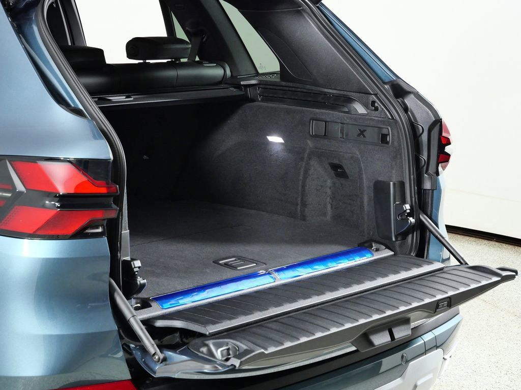 Thumbnail: 2026 BMW X5 - 12