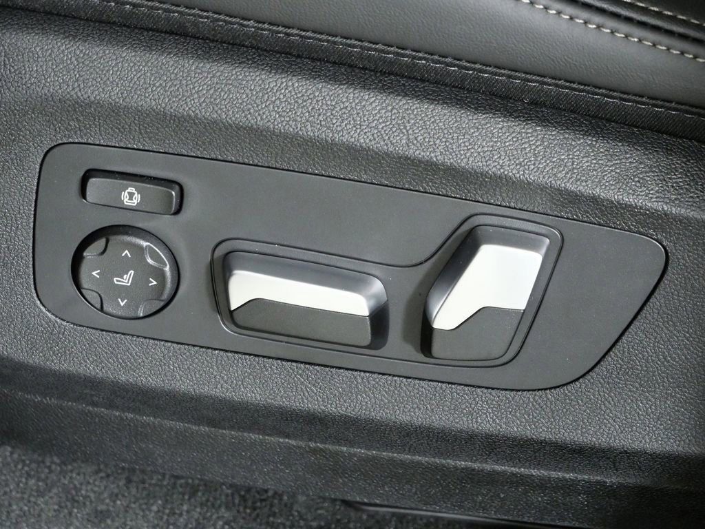 Thumbnail: 2026 BMW X5 - 41