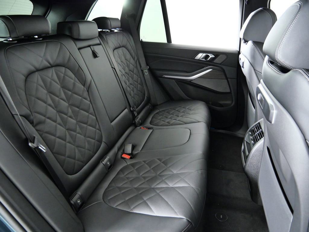Thumbnail: 2026 BMW X5 - 32