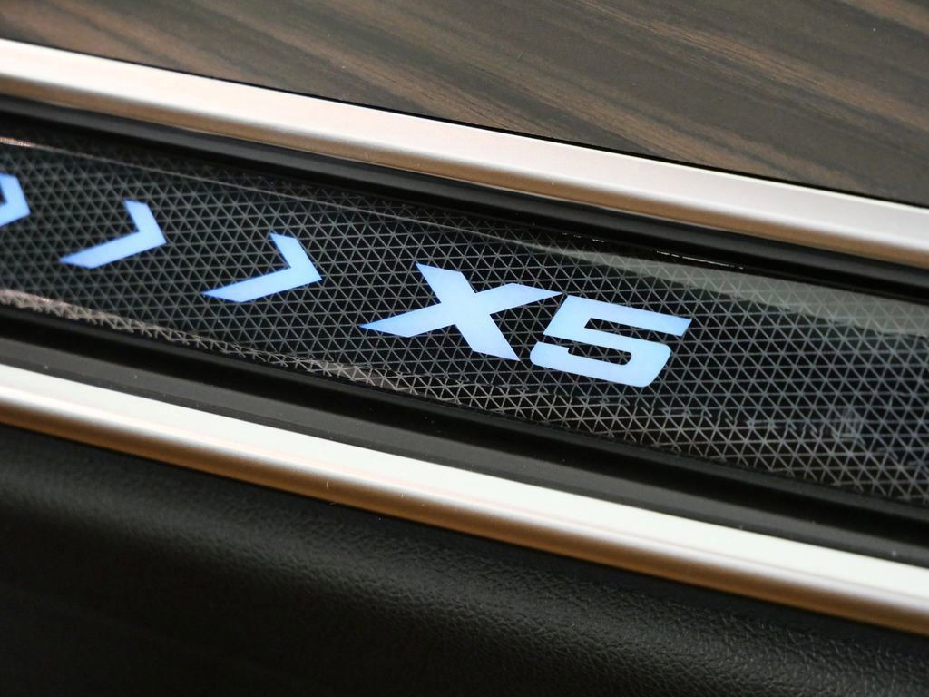 Thumbnail: 2026 BMW X5 - 30