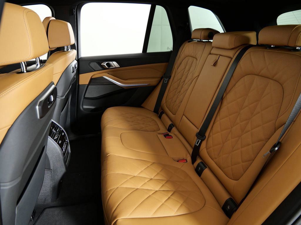 Thumbnail: 2026 BMW X5 - 37