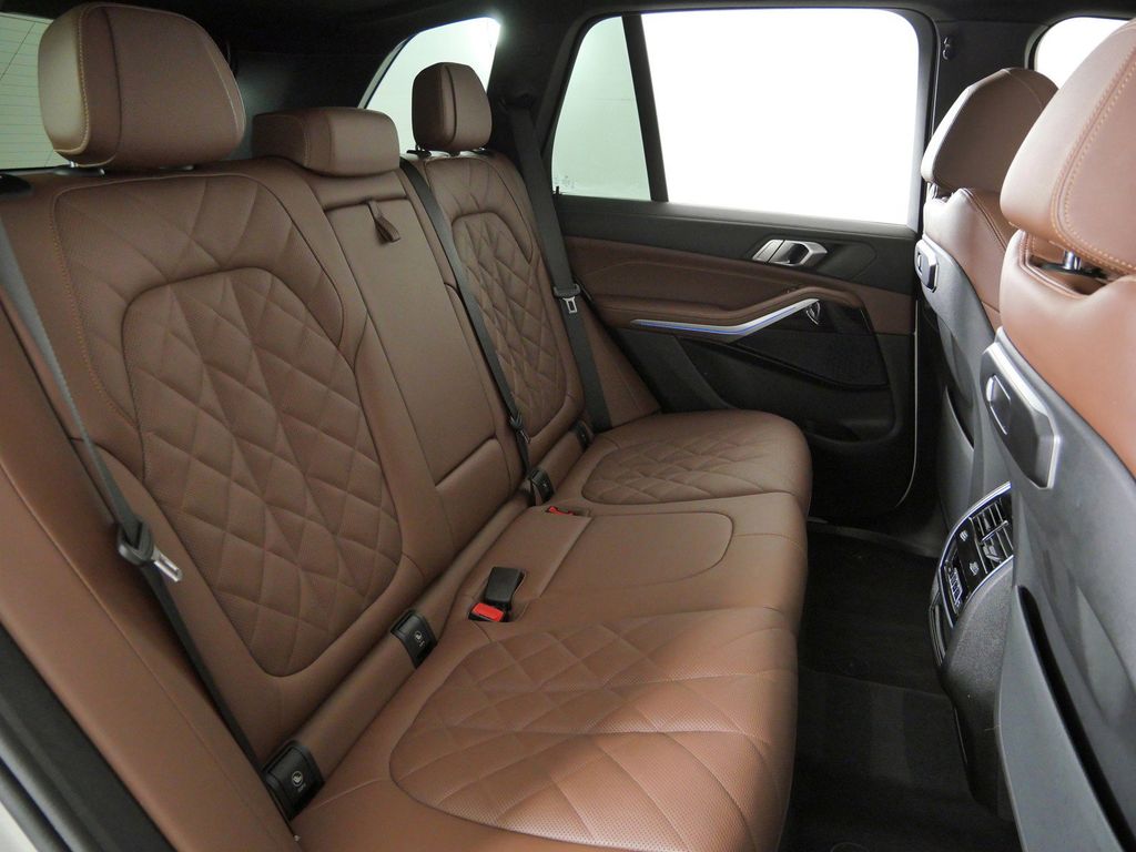 Thumbnail: 2025 BMW X5 - 31
