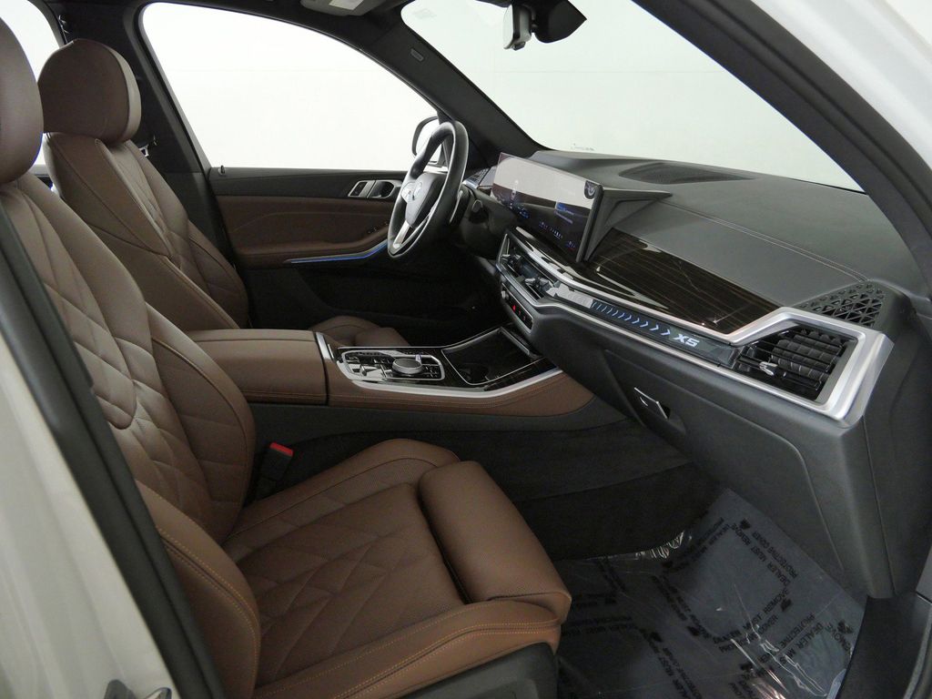 Thumbnail: 2025 BMW X5 - 9