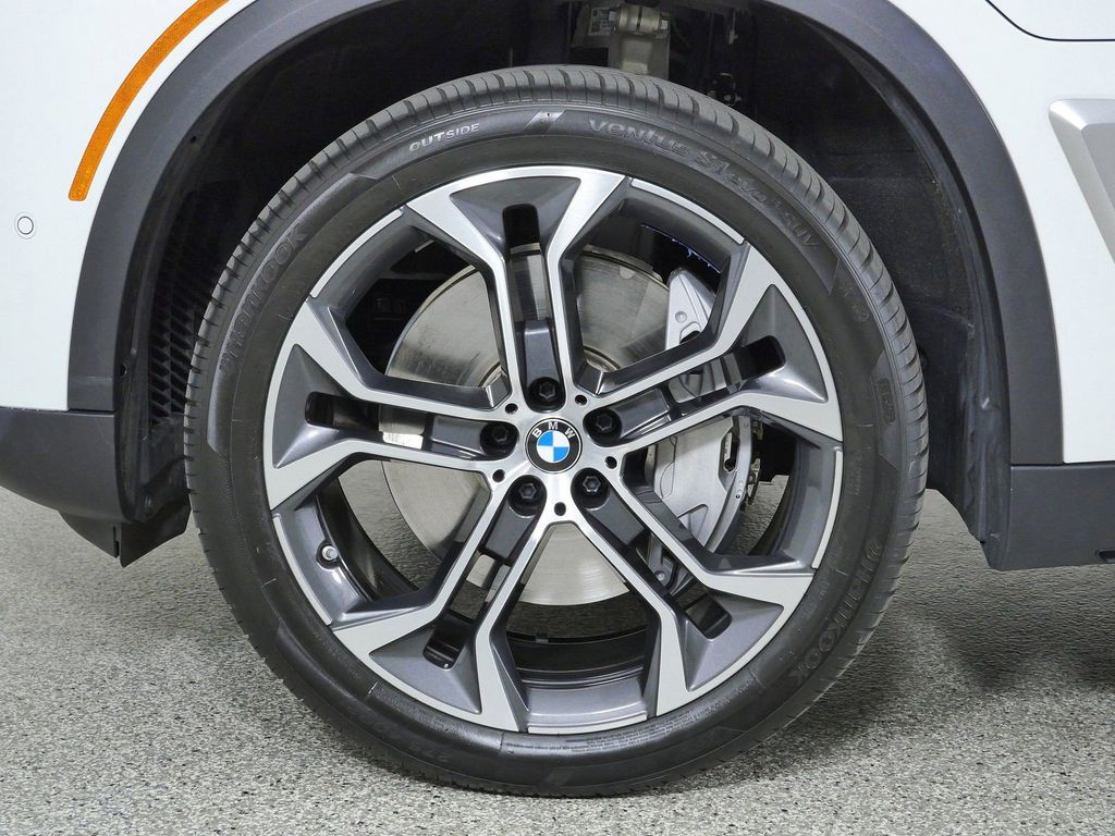 Thumbnail: 2025 BMW X5 - 23