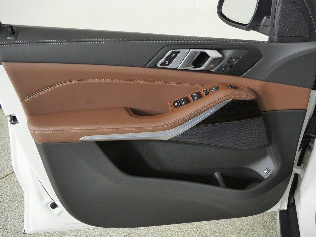 Thumbnail: 2025 BMW X5 - 37