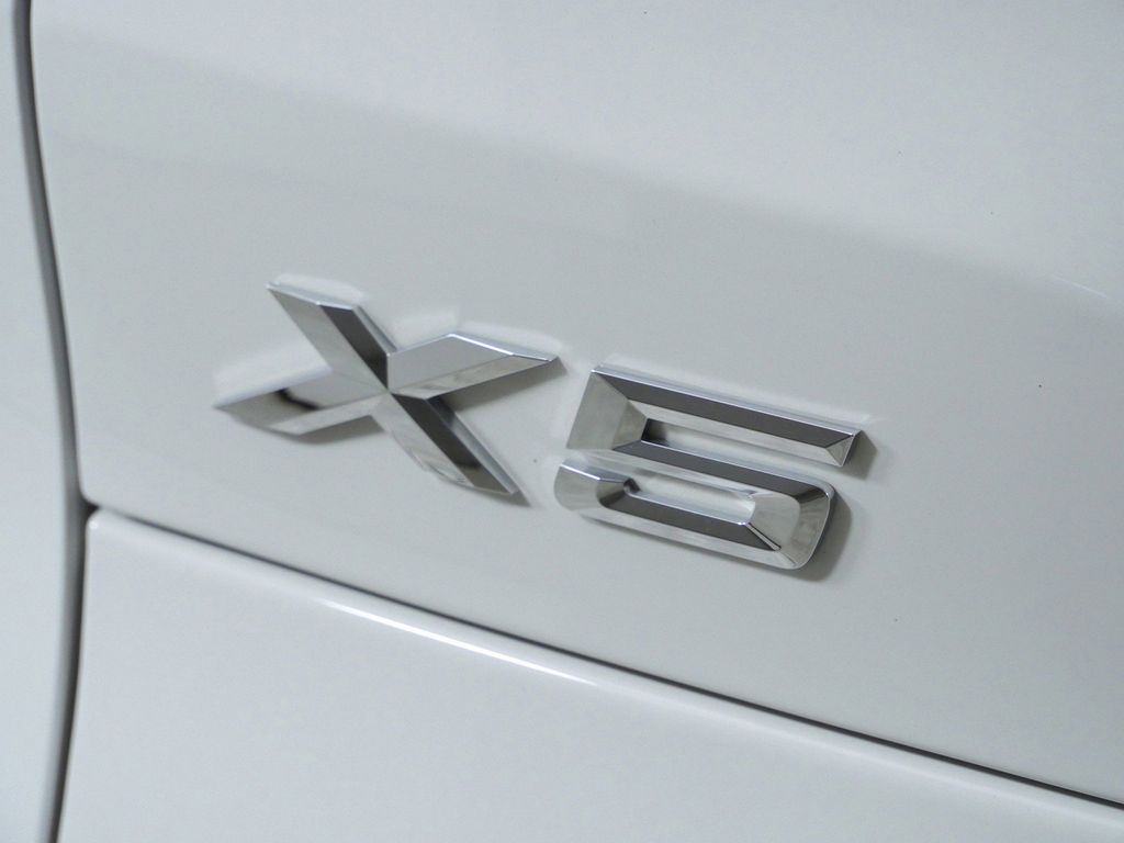 Thumbnail: 2025 BMW X5 - 22