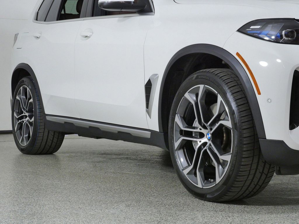 Thumbnail: 2025 BMW X5 - 8