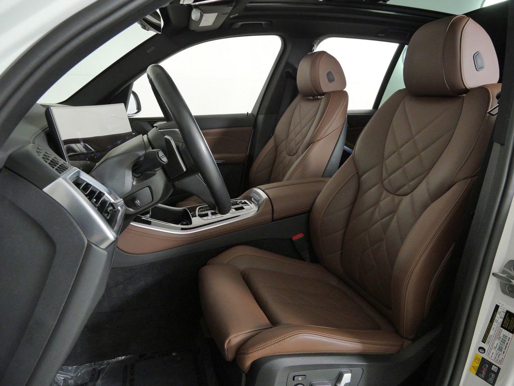 Thumbnail: 2025 BMW X5 - 39