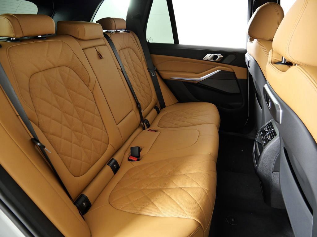 Thumbnail: 2026 BMW X5 - 30