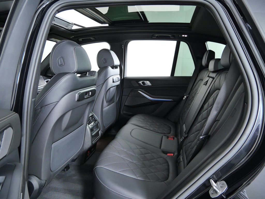 Thumbnail: 2025 BMW X5 - 34