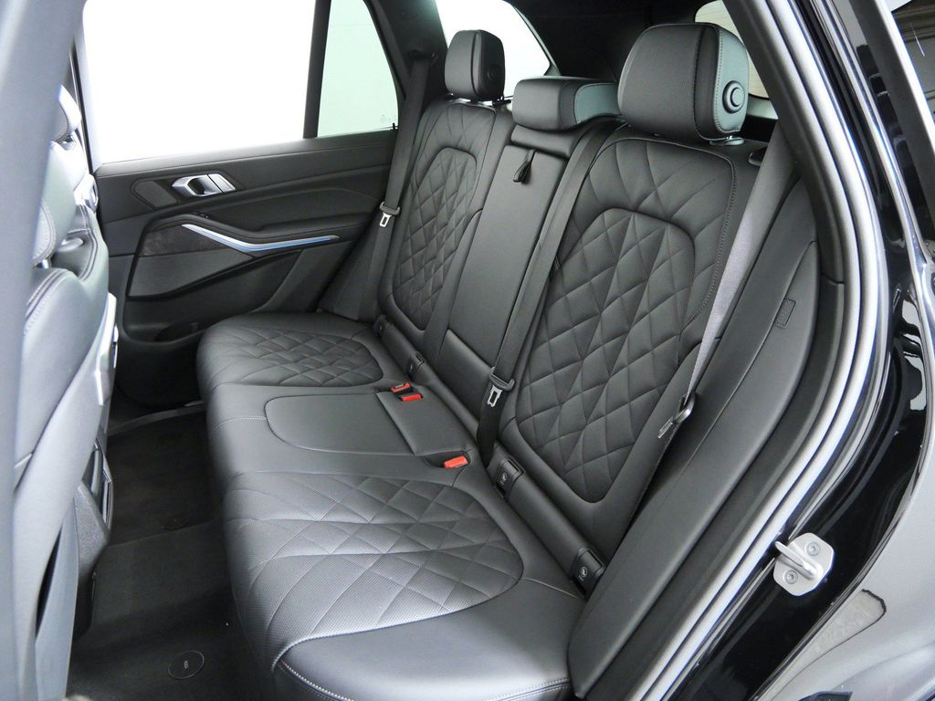 Thumbnail: 2025 BMW X5 - 35