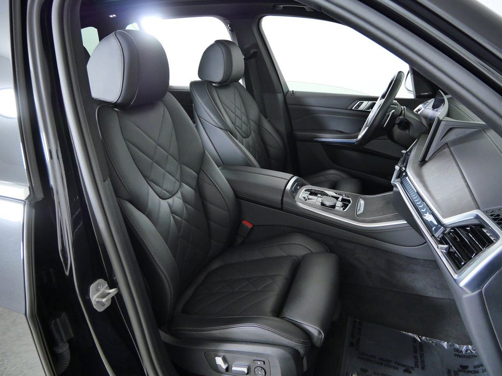 Thumbnail: 2025 BMW X5 - 11