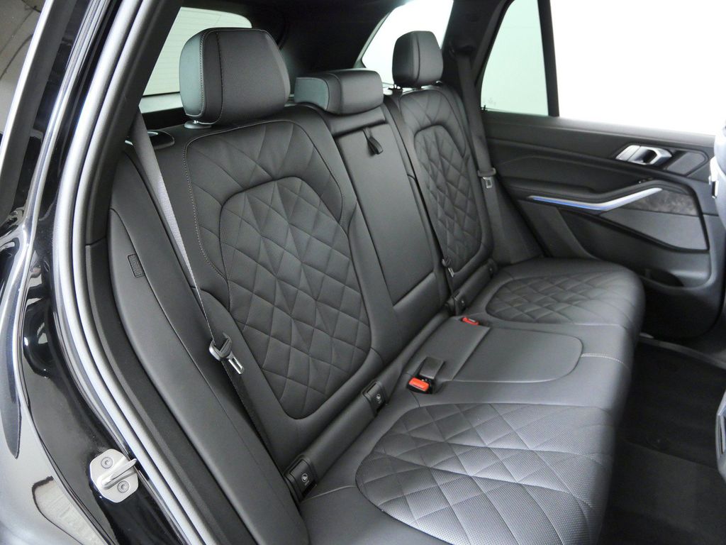 Thumbnail: 2025 BMW X5 - 30