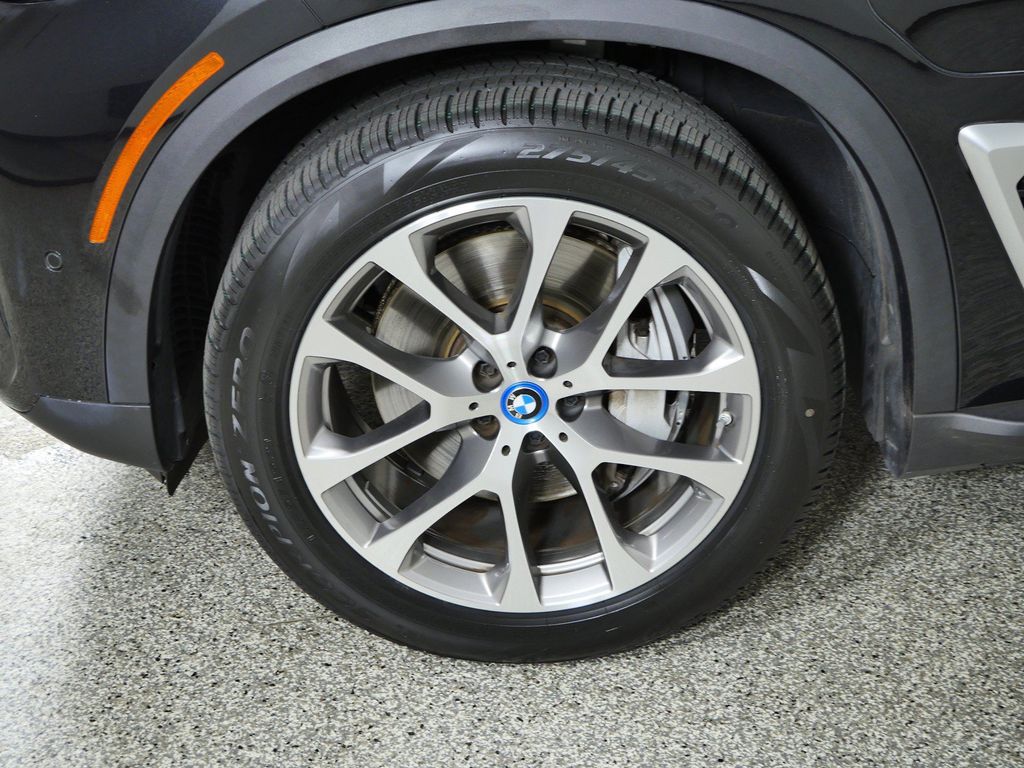 Thumbnail: 2025 BMW X5 - 8