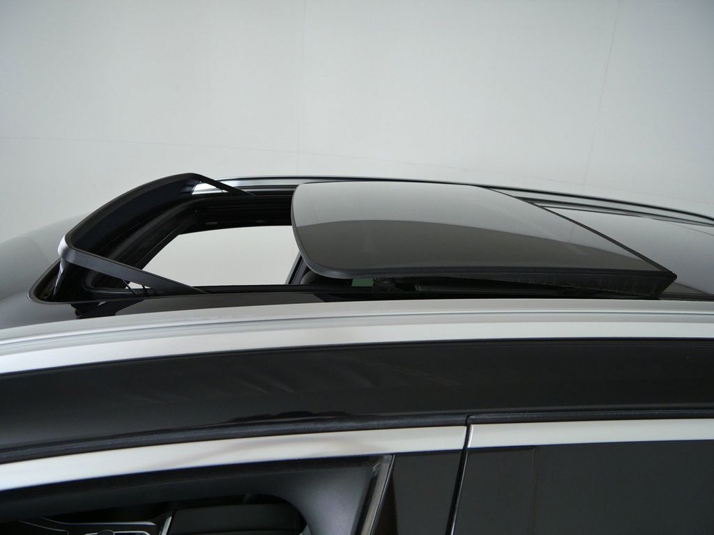 Thumbnail: 2025 BMW X5 - 28