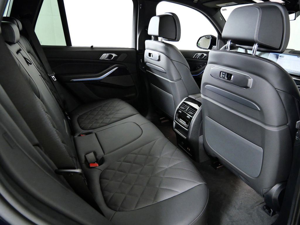 Thumbnail: 2026 BMW X5 - 11