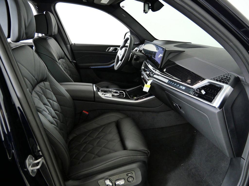 Thumbnail: 2026 BMW X5 - 9