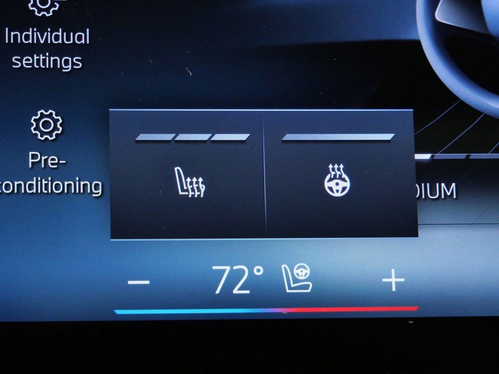 Thumbnail: 2026 BMW X5 - 14