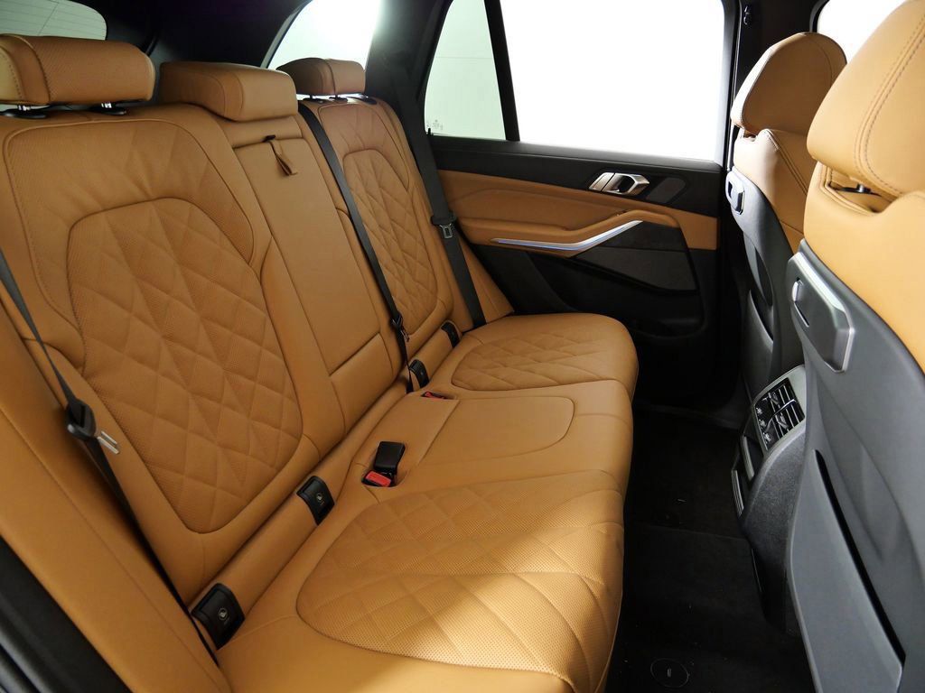 Thumbnail: 2026 BMW X5 - 32