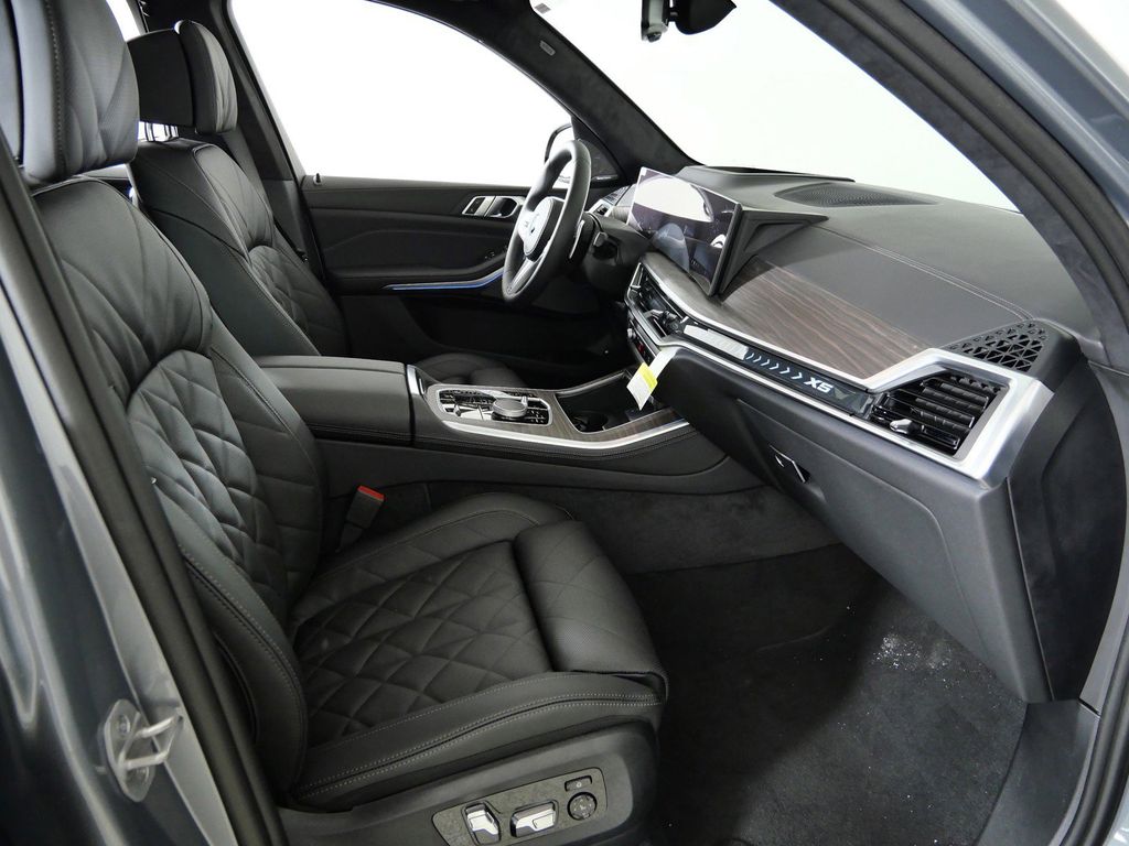 Thumbnail: 2026 BMW X5 - 9