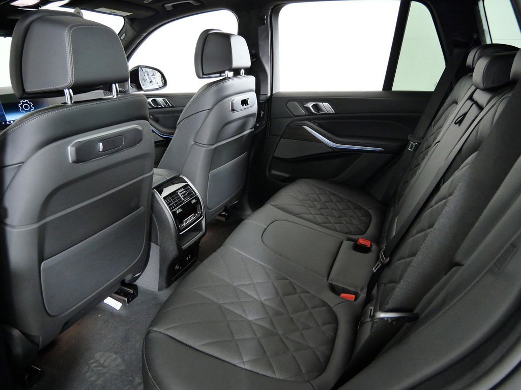 Thumbnail: 2026 BMW X5 - 37