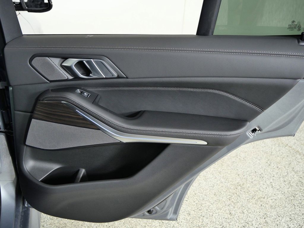 Thumbnail: 2026 BMW X5 - 32