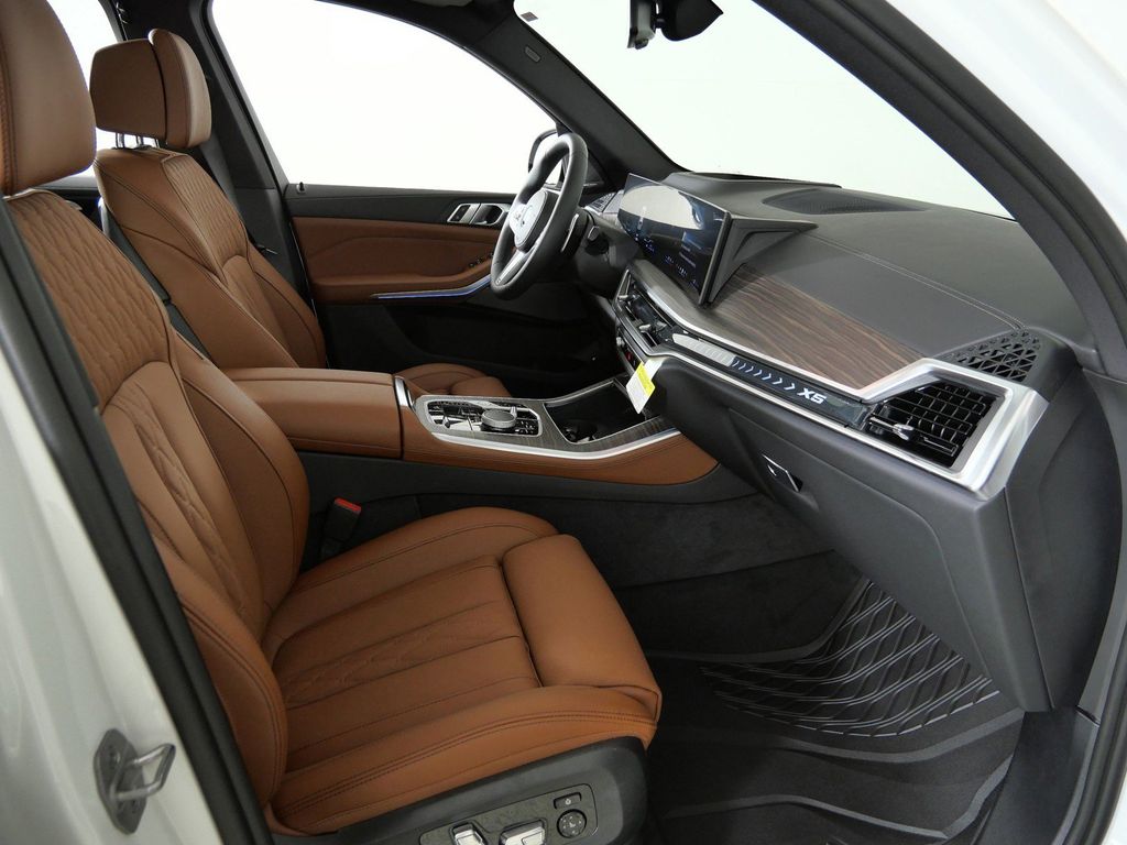 Thumbnail: 2026 BMW X5 - 9