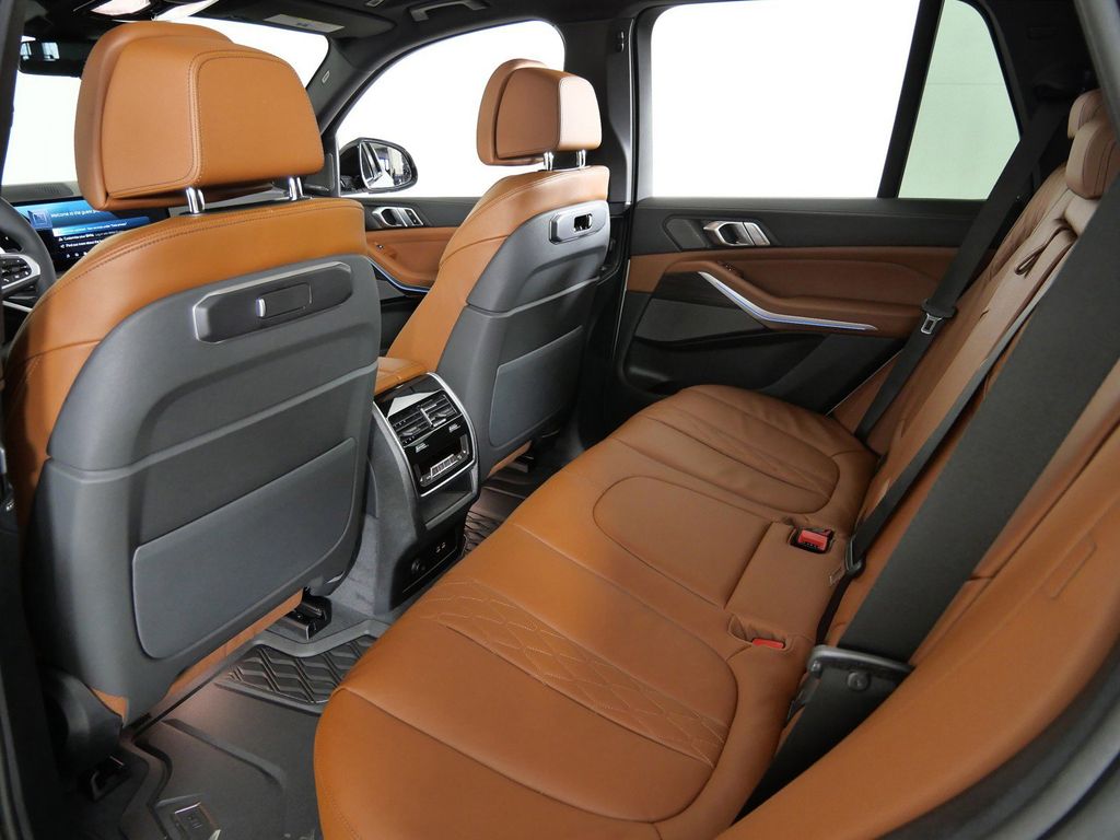 Thumbnail: 2026 BMW X5 - 37