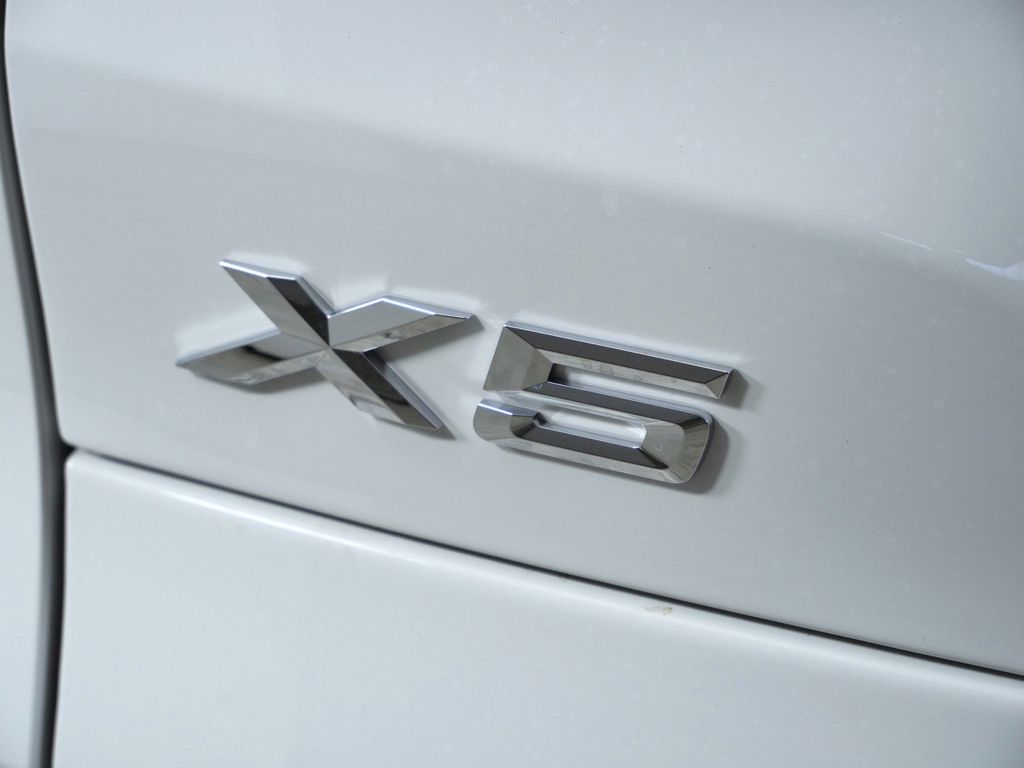 Thumbnail: 2026 BMW X5 - 23