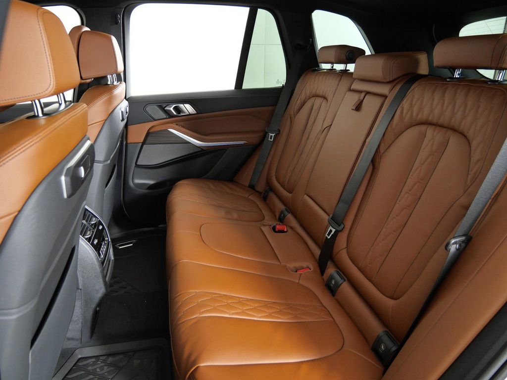 Thumbnail: 2026 BMW X5 - 38
