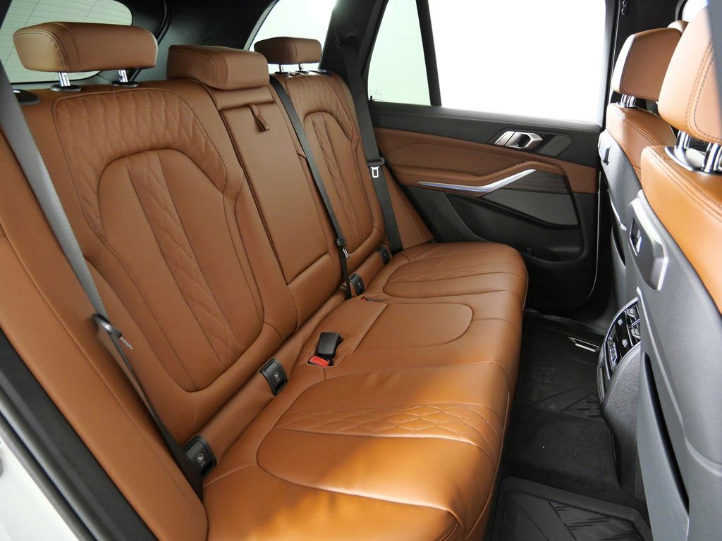 Thumbnail: 2026 BMW X5 - 33