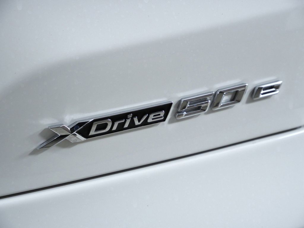 Thumbnail: 2026 BMW X5 - 22
