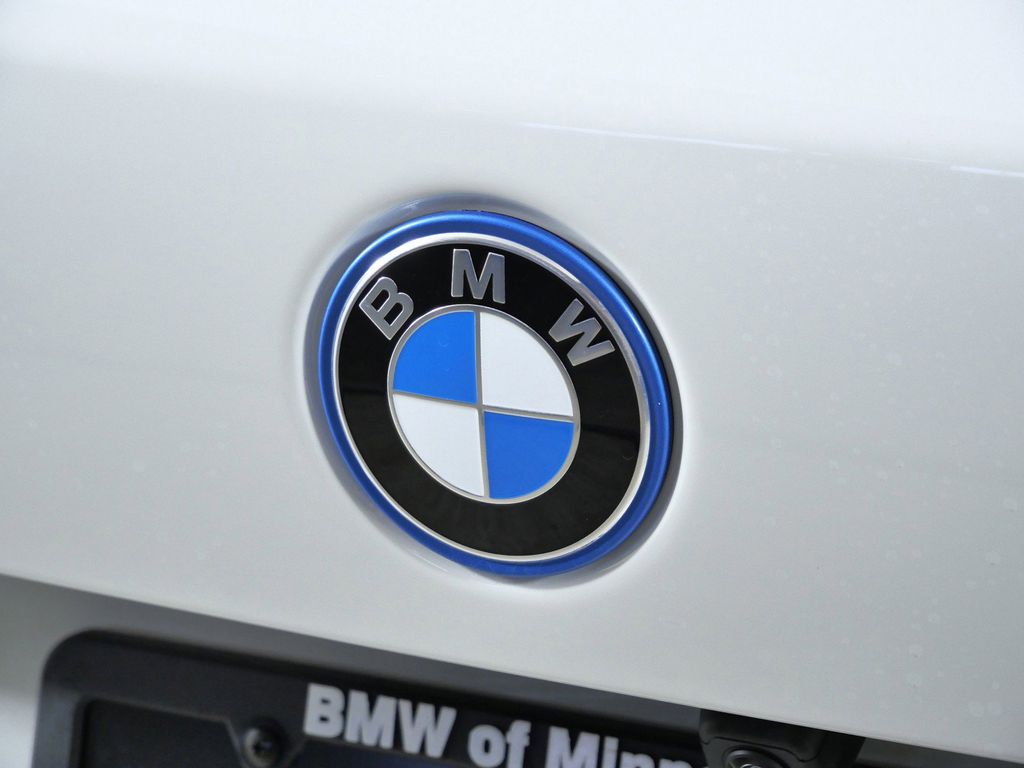Thumbnail: 2026 BMW X5 - 21