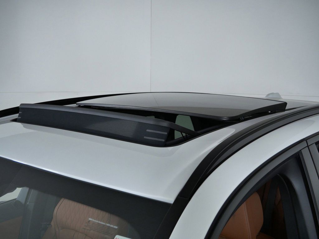Thumbnail: 2026 BMW X5 - 27
