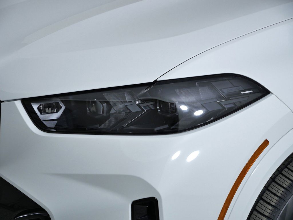Thumbnail: 2026 BMW X5 - 17