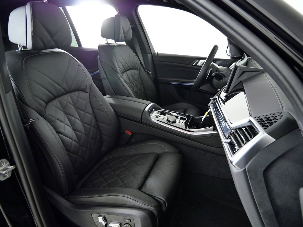 Thumbnail: 2026 BMW X5 - 10