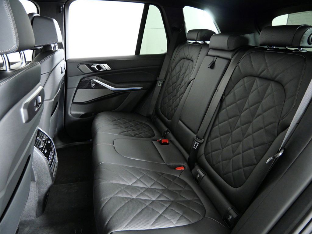 Thumbnail: 2026 BMW X5 - 38