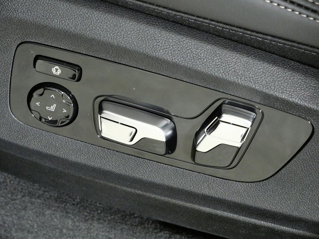 Thumbnail: 2026 BMW X5 - 43