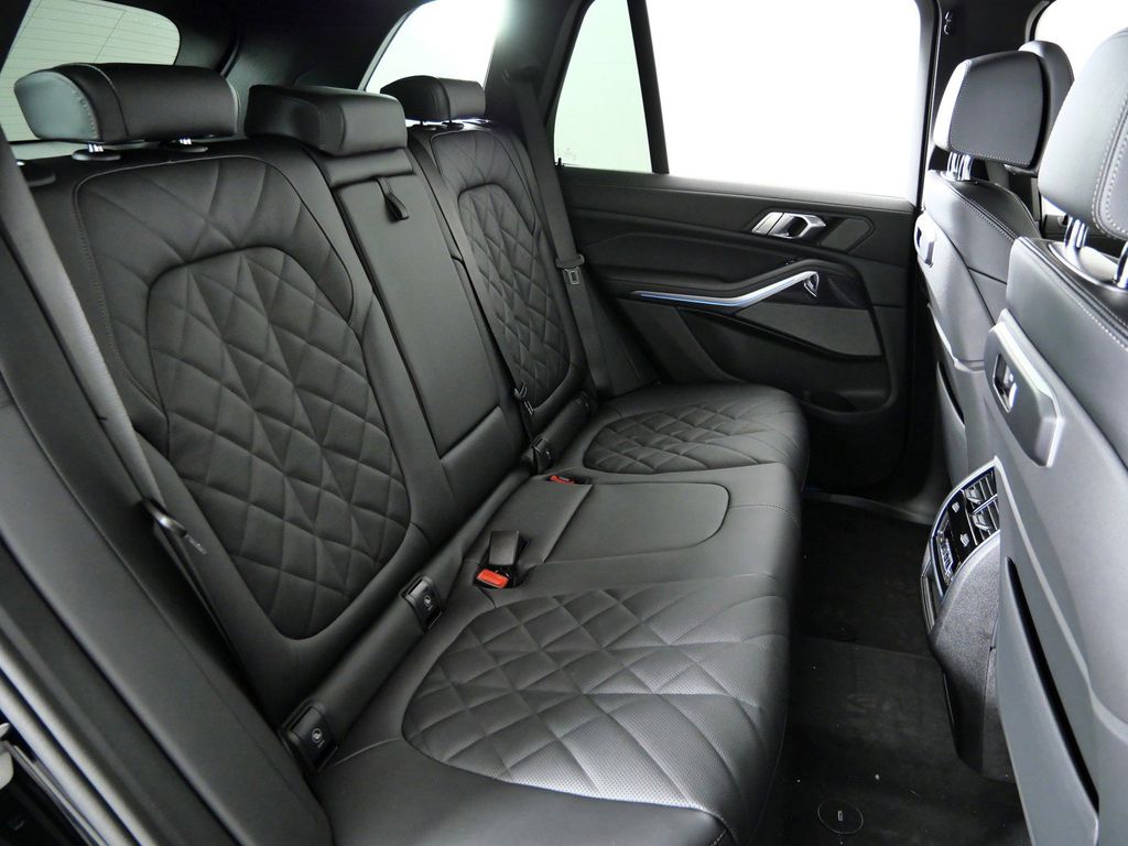 Thumbnail: 2026 BMW X5 - 33