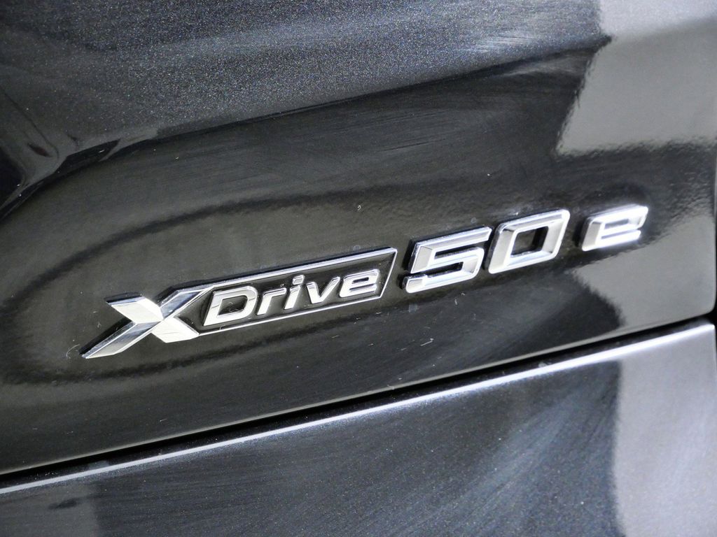 Thumbnail: 2026 BMW X5 - 22