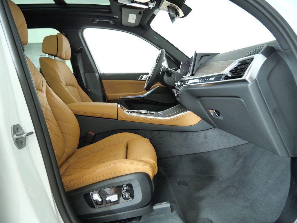 Thumbnail: 2026 BMW X5 - 10