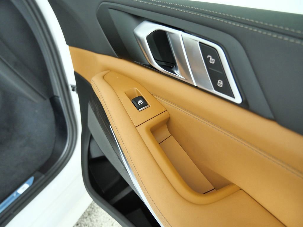 Thumbnail: 2026 BMW X5 - 15