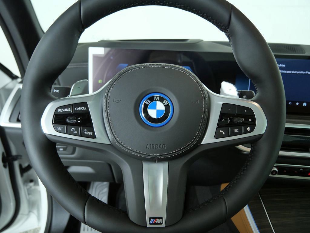 Thumbnail: 2026 BMW X5 - 13
