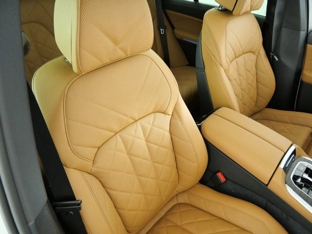 Thumbnail: 2026 BMW X5 - 11
