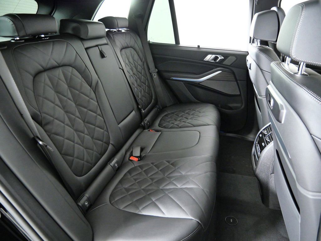 Thumbnail: 2026 BMW X5 - 31
