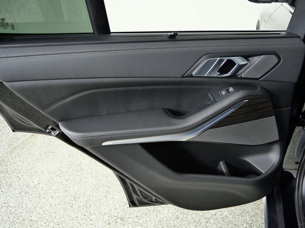 Thumbnail: 2026 BMW X5 - 33
