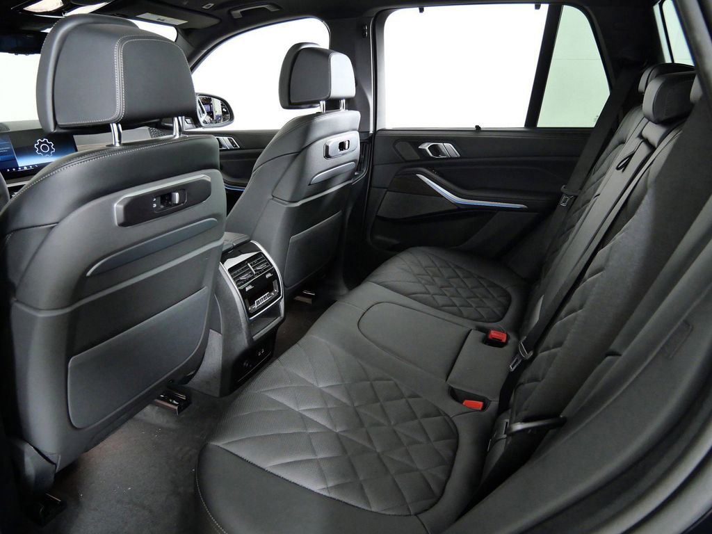 Thumbnail: 2026 BMW X5 - 34